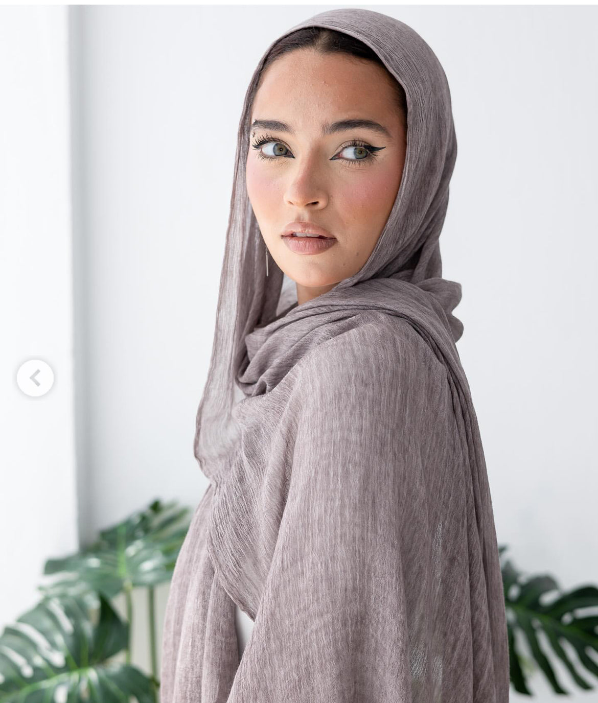 Crinkle Hijab – Warm Taupe