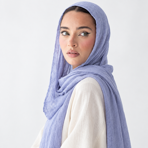 Model wearing periwinkle crinkle hijab, colour concept for swatch 4